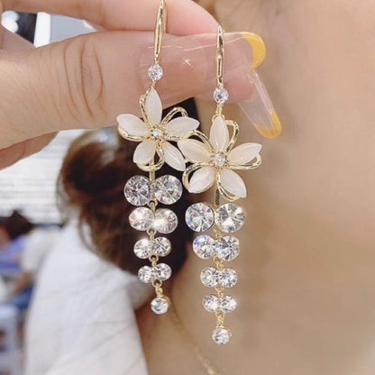 New Korean Style Flower Asymmetrical Dangle Earrings for Women Shiny Rhinestone Long Tassel Cute Cat Earring Sweet Jewelry