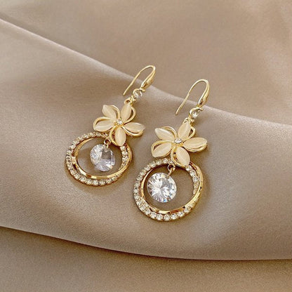 New Korean Style Flower Asymmetrical Dangle Earrings for Women Shiny Rhinestone Long Tassel Cute Cat Earring Sweet Jewelry