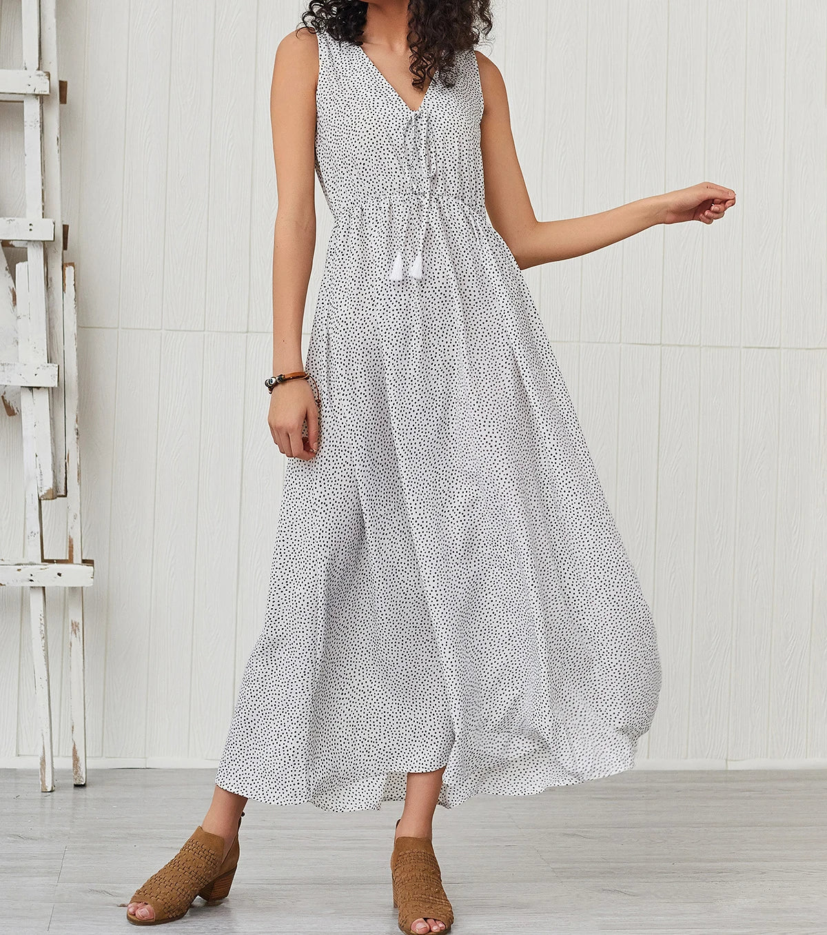 lovwvol sexy sleeveless deep v neck maxi women dresses summer vintage cotton rayon white polka dot dress boho beach vestidos