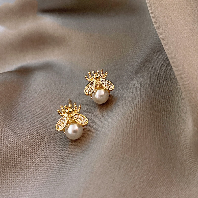 Trendy Geometric Pearl Earring Women Classic Pineapple Pearl Stud Earrings Female Fashion Earrings Female Jewelry Gift