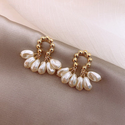 Trendy Geometric Pearl Earring Women Classic Pineapple Pearl Stud Earrings Female Fashion Earrings Female Jewelry Gift