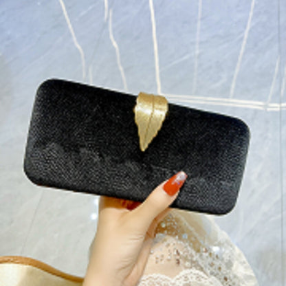 New New 2025 retro velvet clutch bag KTV princess bag celebrity banquet shoulder messenger dinner bag