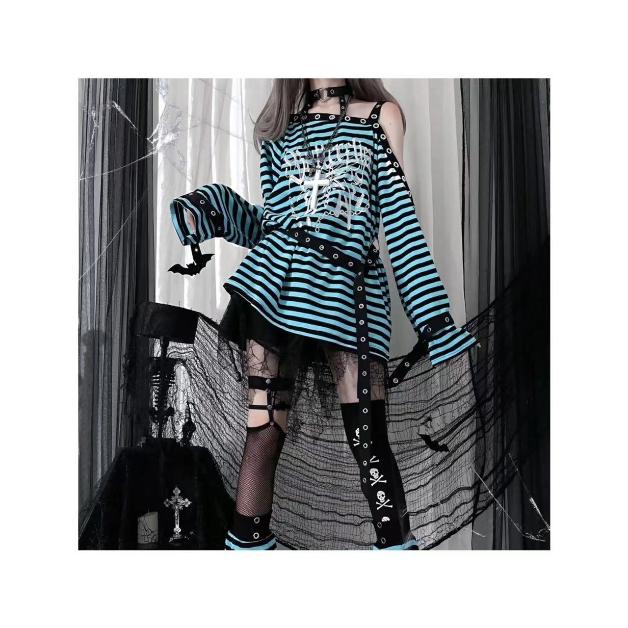 lovwvol y2k Rabbit Assassin Virtual Butterfly Asian Culture Hot Girl Punk Loose off-Shoulder Embroidered Black and Red Striped Early Autumn Long-Sleeved Top