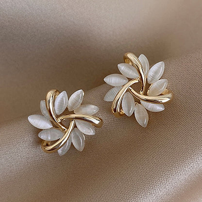 Korean Style Honey Bee Pearl Stud Earrings For Women Exquisite Small Elegant Earring Ladies Wedding Party Birthday Jewelry Gifts