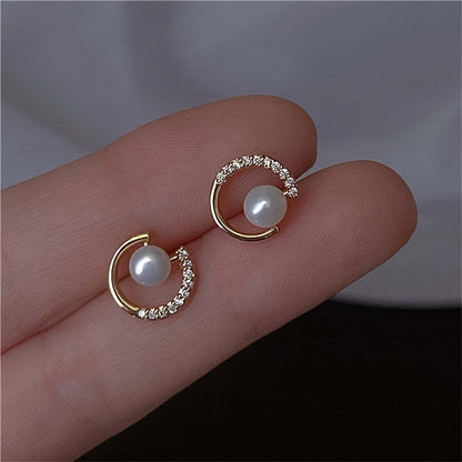 New Hollow Circle Imitation Pearl Stud Earrings For Women Zircon CZ Rhinestones Irregular Design Earring Female Unusual Jewelry