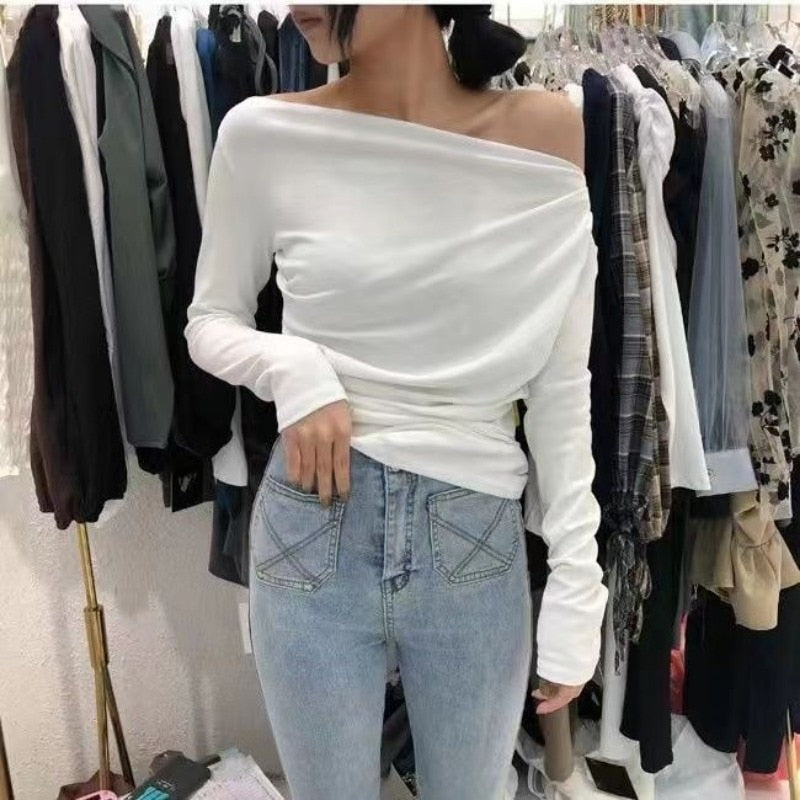 Slim White Tshirt Black Red Woman T-shirt Sexy Plain Clothing Off Shoulder Top for Women Aesthetic Korea Stylish Funny Tee