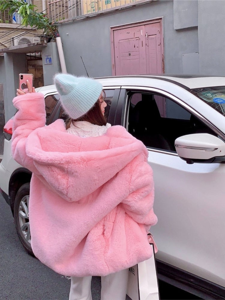 Women Sweet Pink Fur Coats Female Winter Thick Warm Streetwears Korean Hooded Fashion Oversize Outerwears