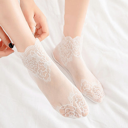 Lolita Women Invisible Lace Socks Thin Ladies Lace Boat Socks Hollow Non-slip Shallow Transparent Socks Women