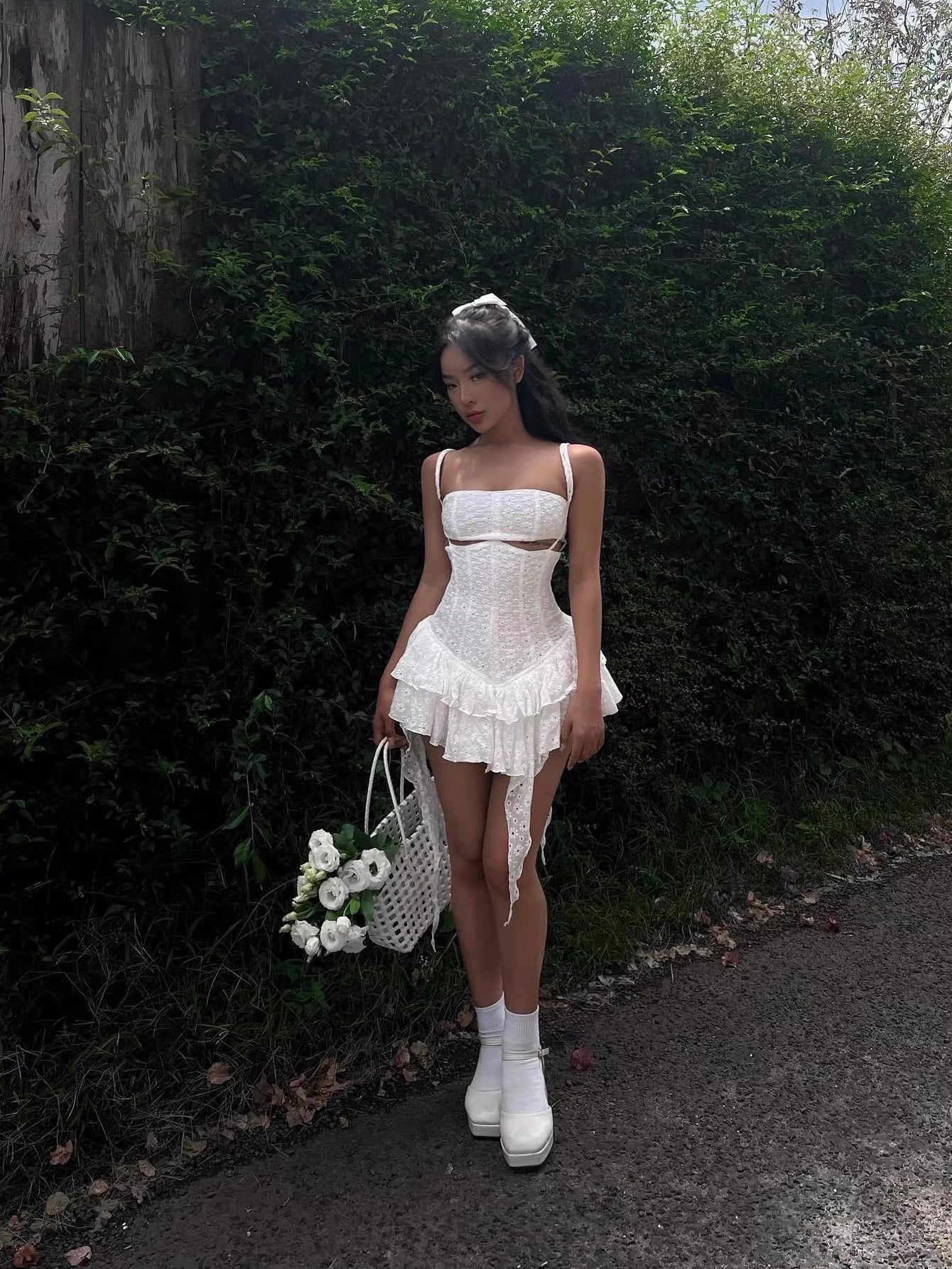 lovwvol Heavy Industry Floral Embroidery Women's Mini Dress Cut-out Layered Ruffle White Lace Slim Fit Desire One-piece Dress