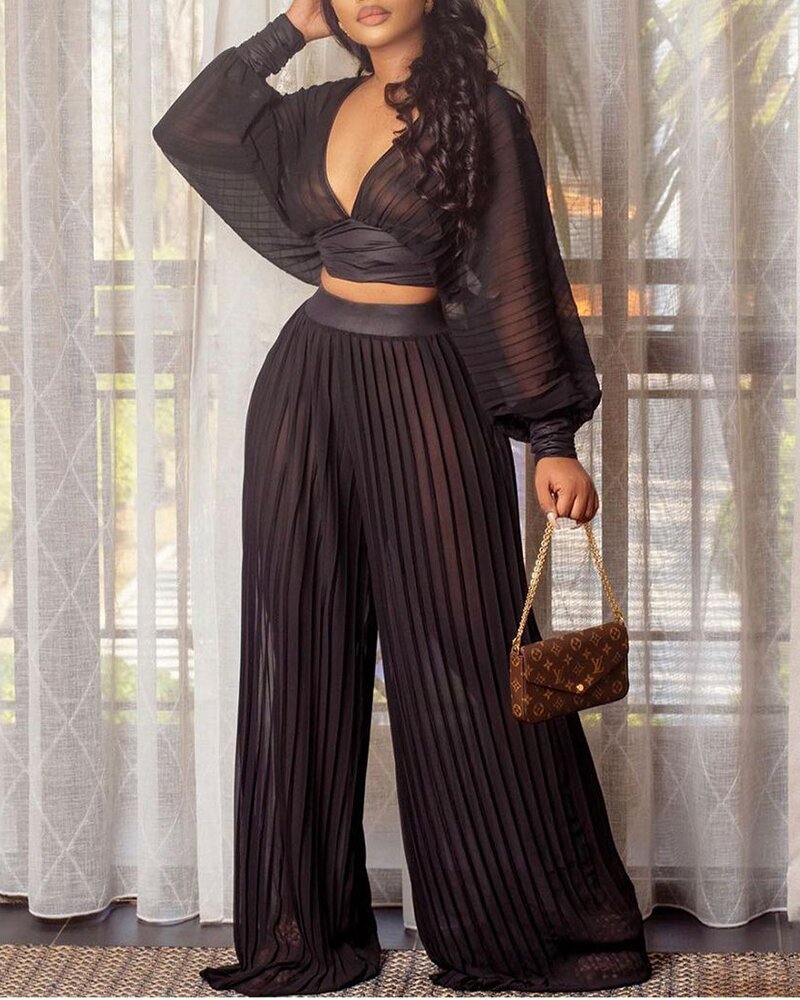 lovwvol Ladies Long Sleeved Black V-Neck Top Loose Stitching Pleated Wide Leg Pants Two-Piece Set