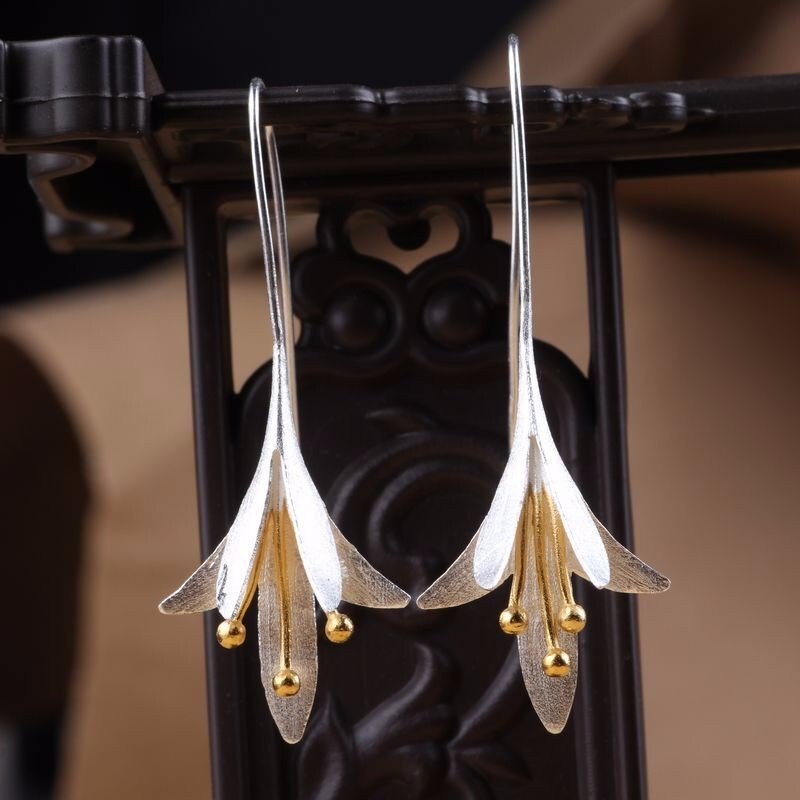 Simple Metal Two Tone Flower Earrings Exquisite Fashion Plant Blossom Long Dangle Earrings for Women Jewelry