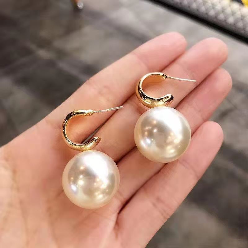 Fashion Korean Oversized Pearl Drop Earrings for Women Bohemian Golden Round Pearl Personality Earrings Wedding Earrings Jewelry