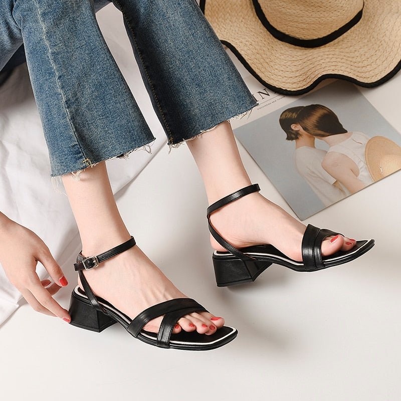 Summer new fashion sandals women Korean designer high heel with toe toe large size black girl slippers