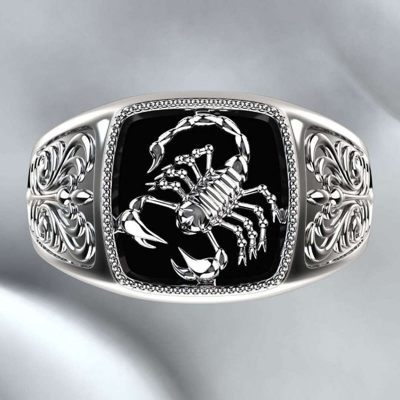 Gothic Punk Scorpion Male Retro Plated Silver Rings Metal Carving Scorpion Rings for Men Jewelry