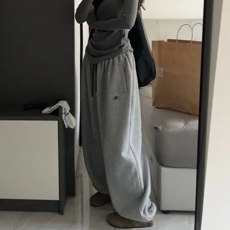 lovwvol Fleeced Grey Baggy Sweatpants Women High Waist Vintage Embroidery Pants Korean Streetwear Y2K Casual Loose Straight Pants