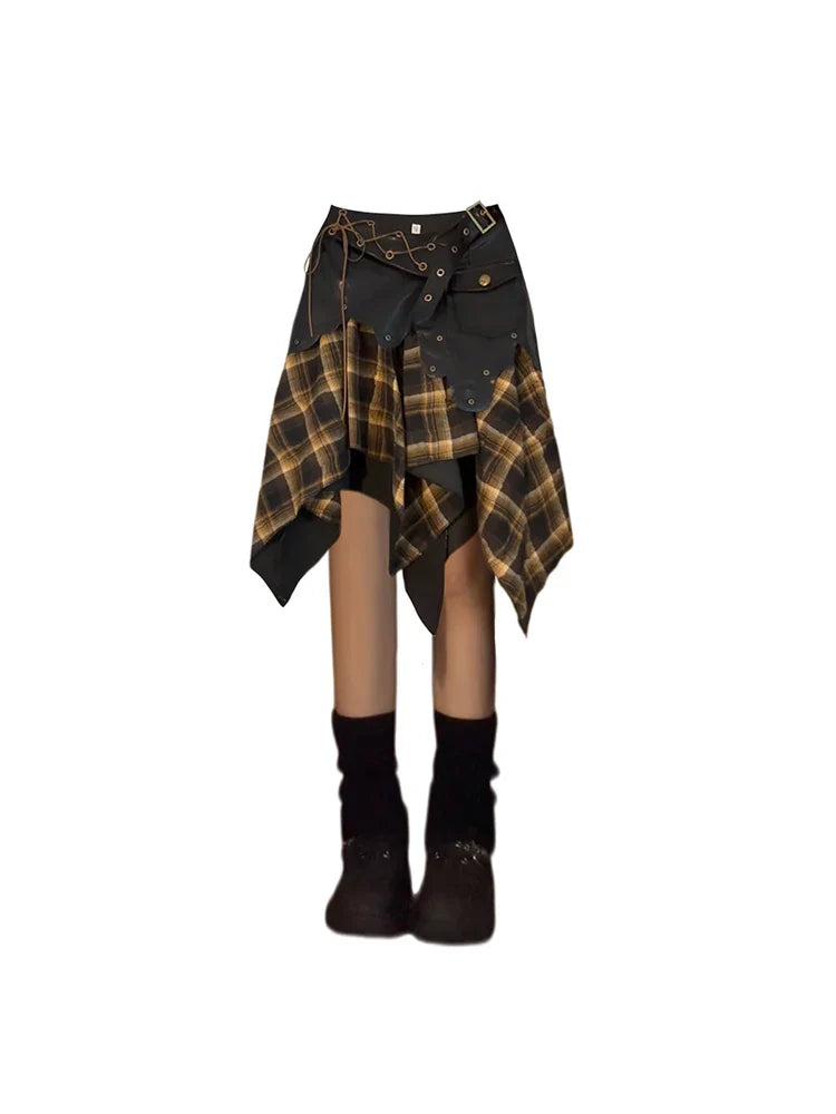 lovwvol Women's A-line Plaid Skirt Vintage Aesthetic Y2k Asymmetrical Skirt Harajuku Streetwear Emo Mini Skirt 2000s Clothes Summer 2024