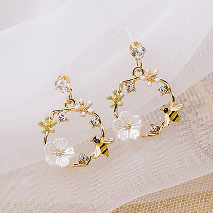 New Korean Style White Green Heart Drop Earrings For Women Contracted Heart Pearl Asymmetrical Earring Girl Party Jewelry