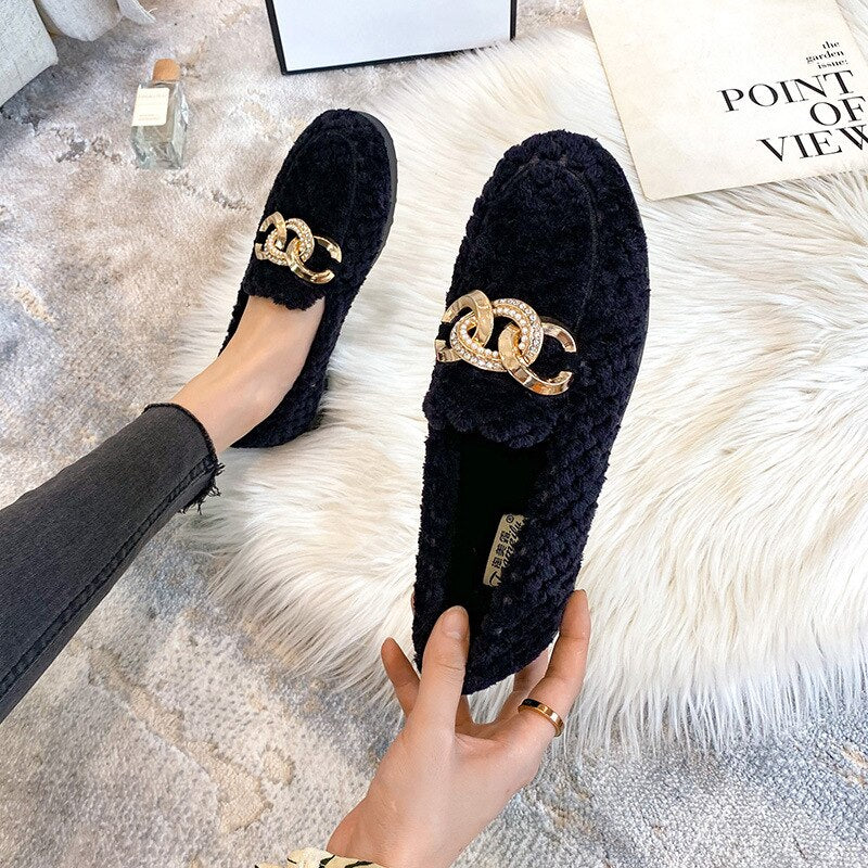 women's plush flat shoes Outdoor and office wear fashion chain design winter warm snow boots Large size 41-43 free delivery