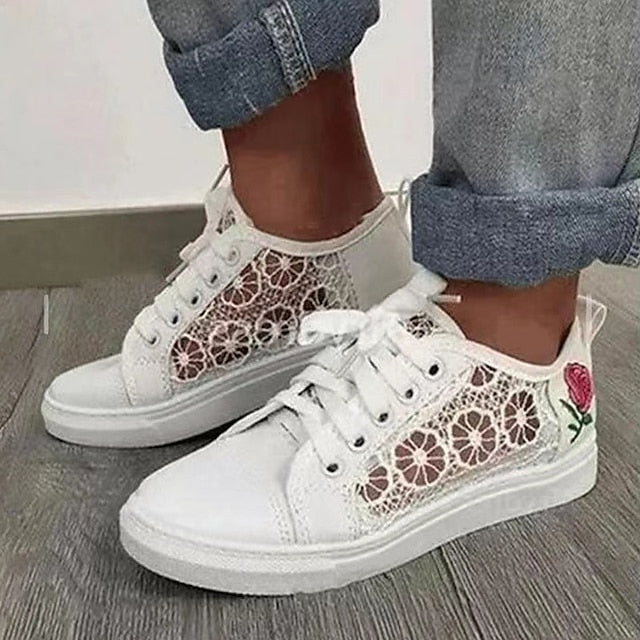 Women's Sneakers Canvas Shoes White Shoes Outdoor Daily Summer Flower Flat Heel Round Toe Casual Minimalism Walking Shoes Mesh Lace-up Embroidered White