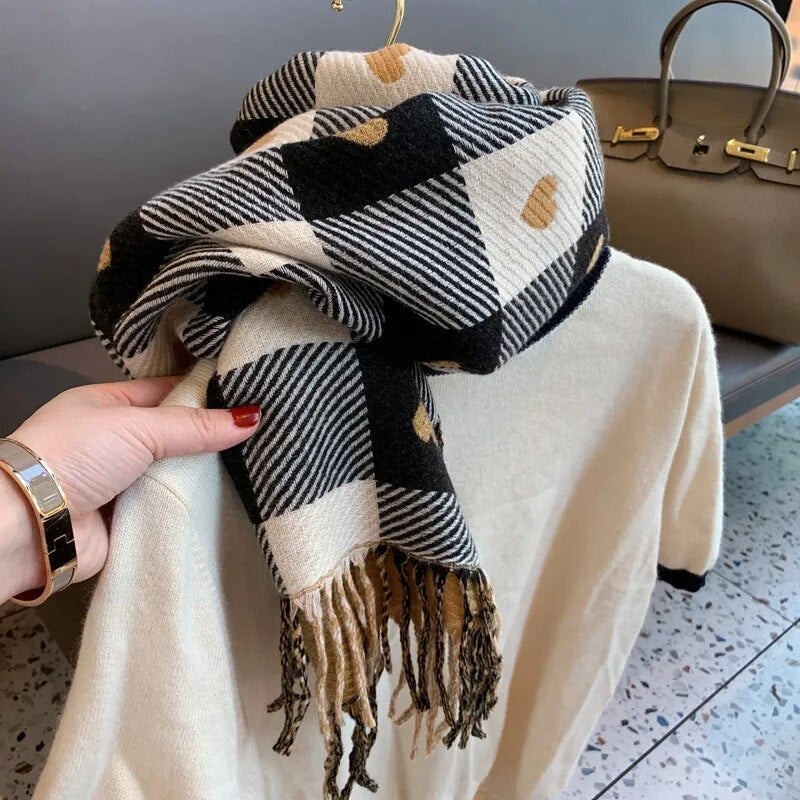Lovwvol Luxury Brand Women Knitted Heart-pattern Plaid Scarf Lovey Girl Winter Warm Scarves College Leisure Shawl Wraps